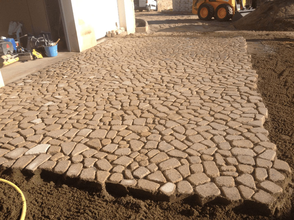 Calade en granit du Limousin, Neuville (63) Calade en granit du Limousin, Neuville (63)